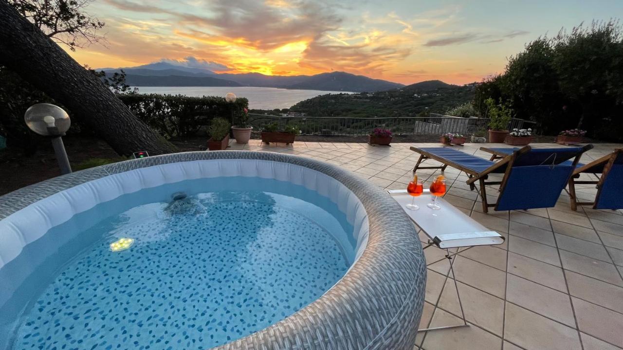 Villa Mit Whirlpool Und Phantastischer Aussicht Capoliveri  Exteriér fotografie